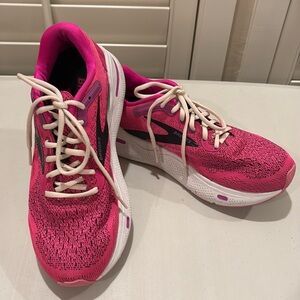 Brooks Ghost Max Walking/Running Shoe